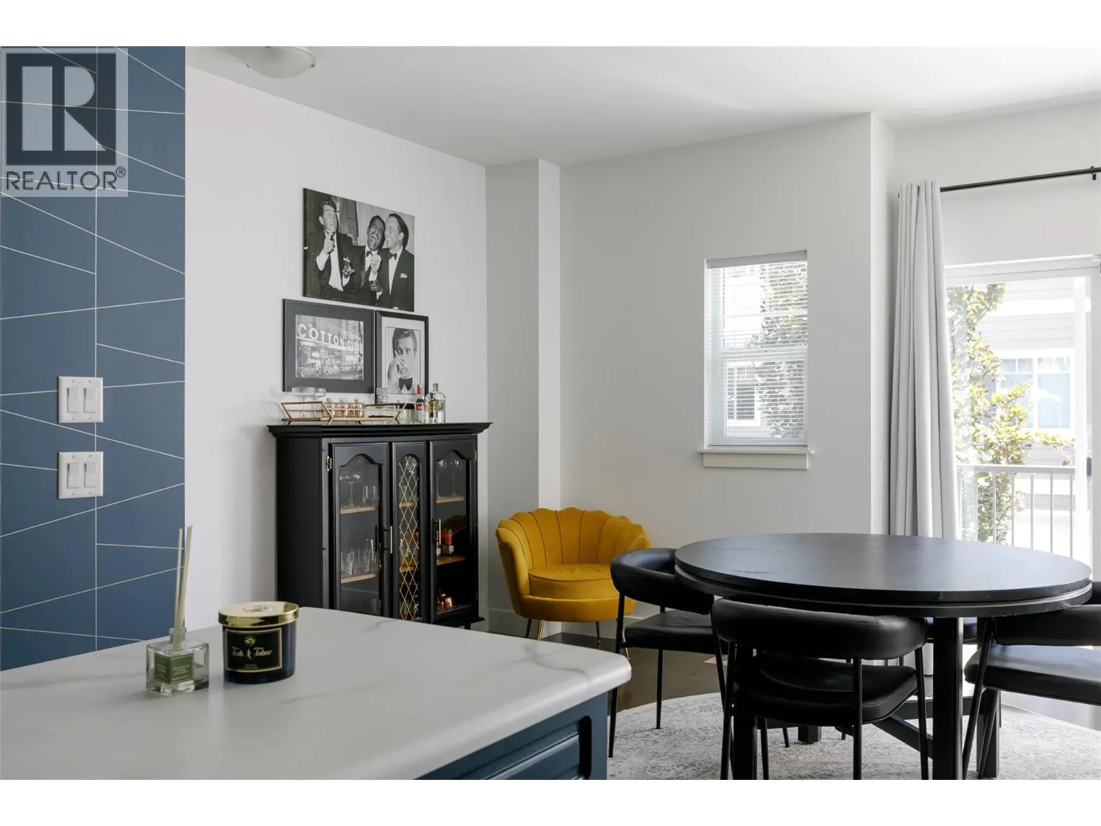 600 SHERWOOD Road Unit# 21