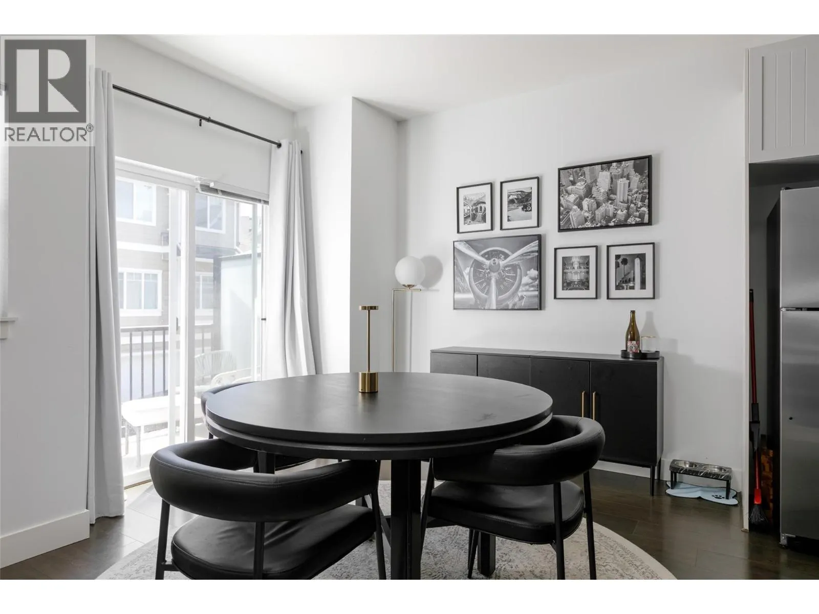 600 SHERWOOD Road Unit# 21