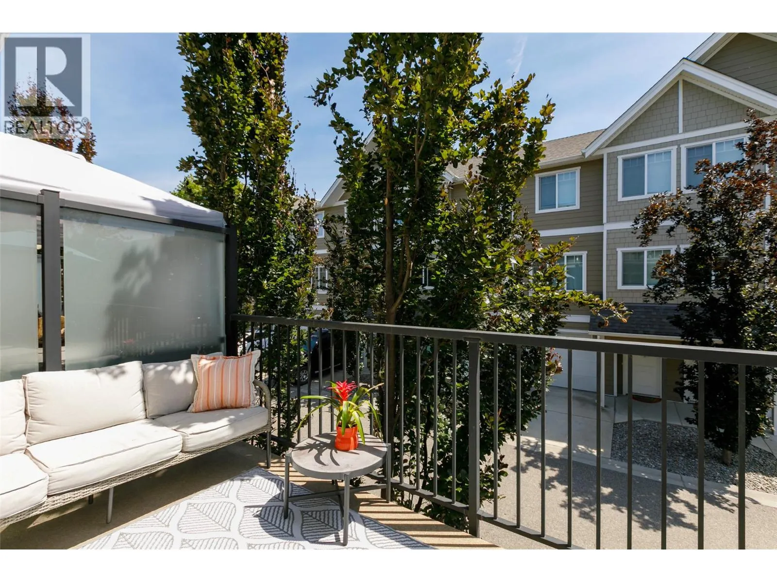 600 SHERWOOD Road Unit# 21