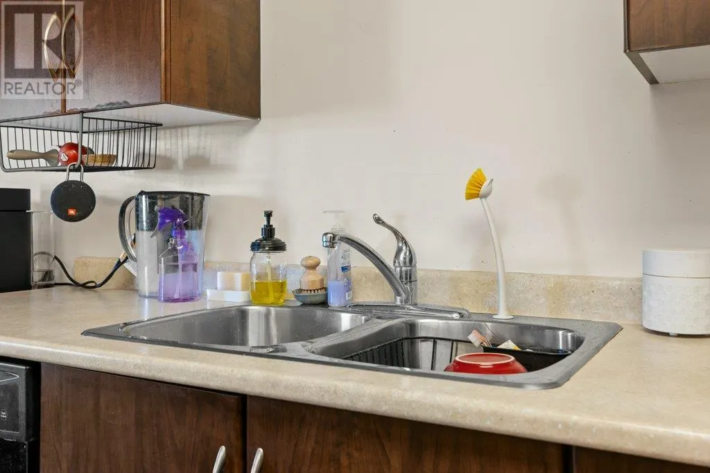 1479 Glenmore Road N Unit# 211