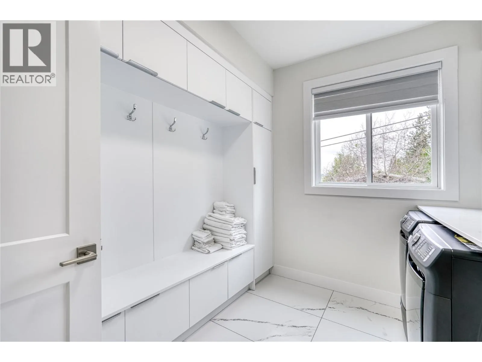 1047 Oak Barrel Place