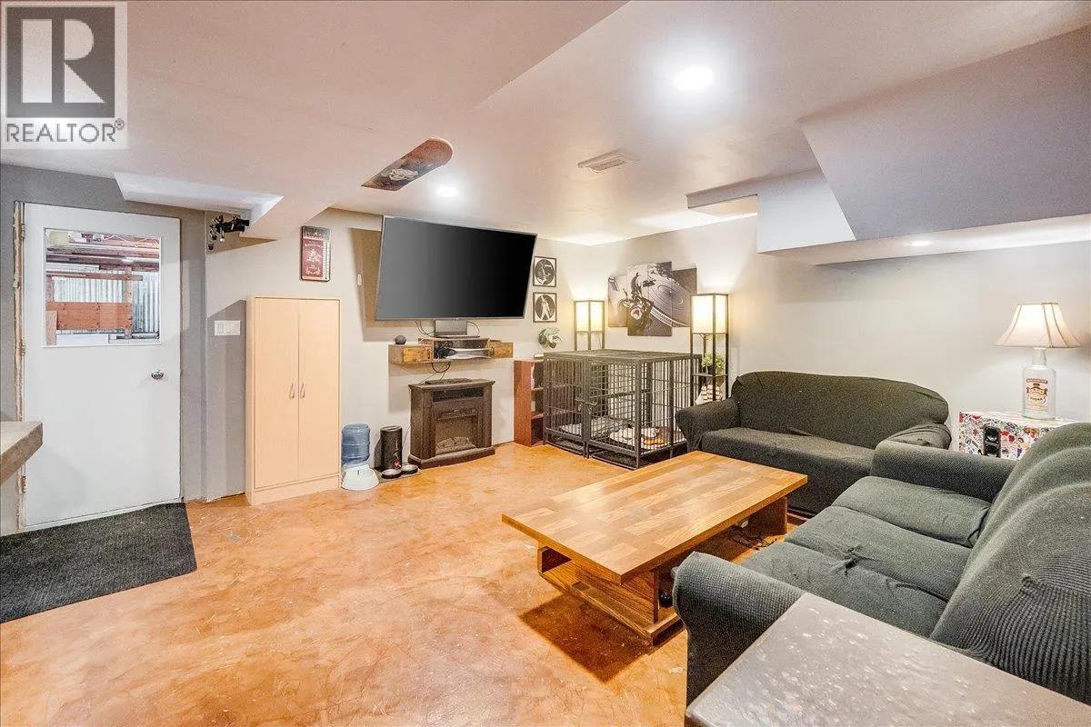 1056 CLARKE Road