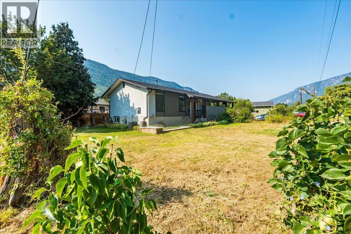1056 CLARKE Road