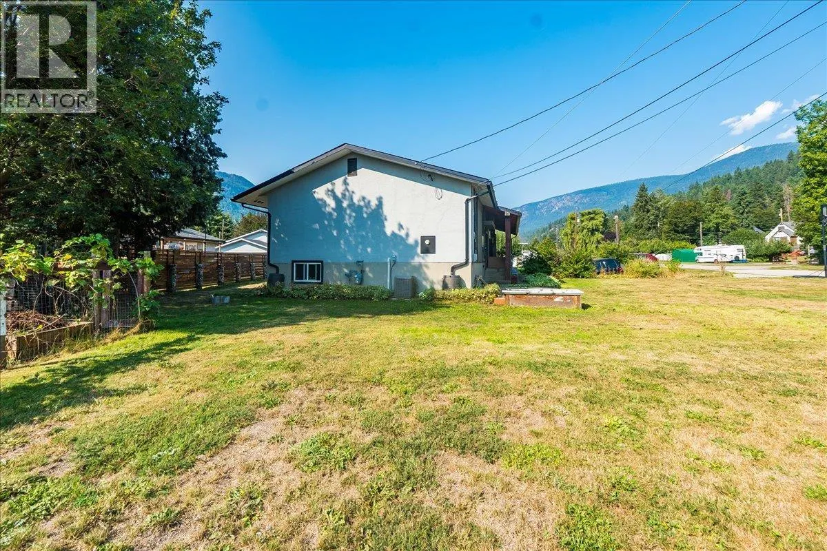 1056 CLARKE Road