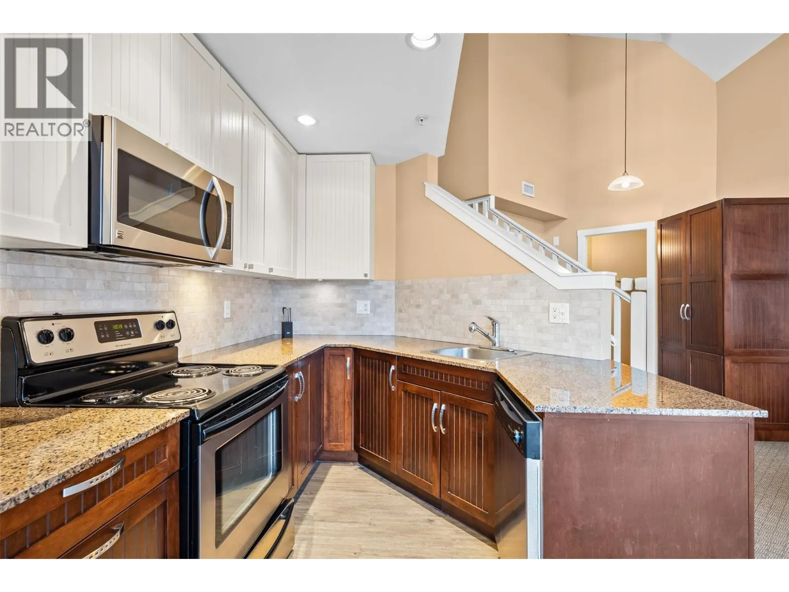 12811 Lakeshore Drive S Unit# 633/634