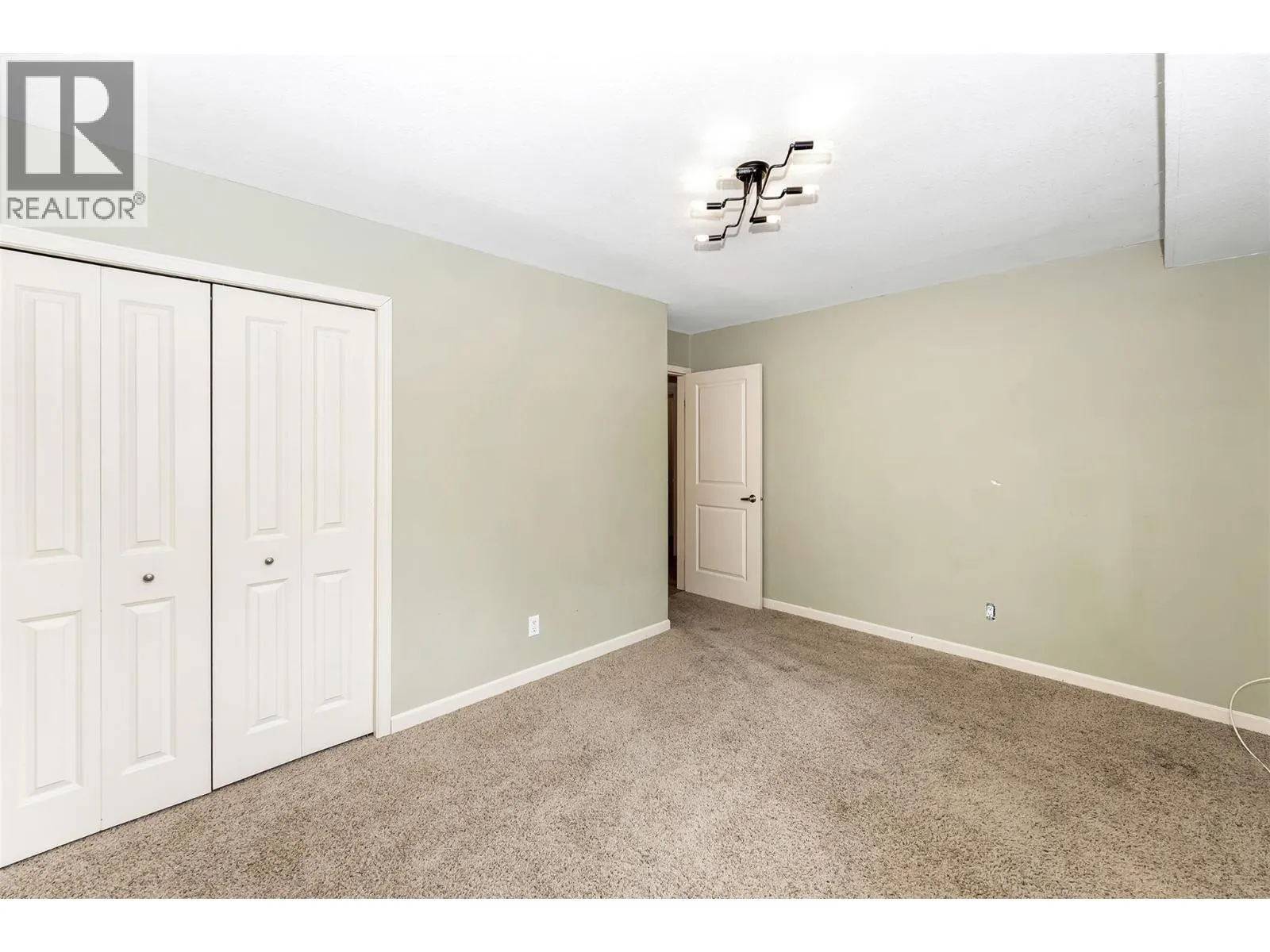 2916 Allenby Way