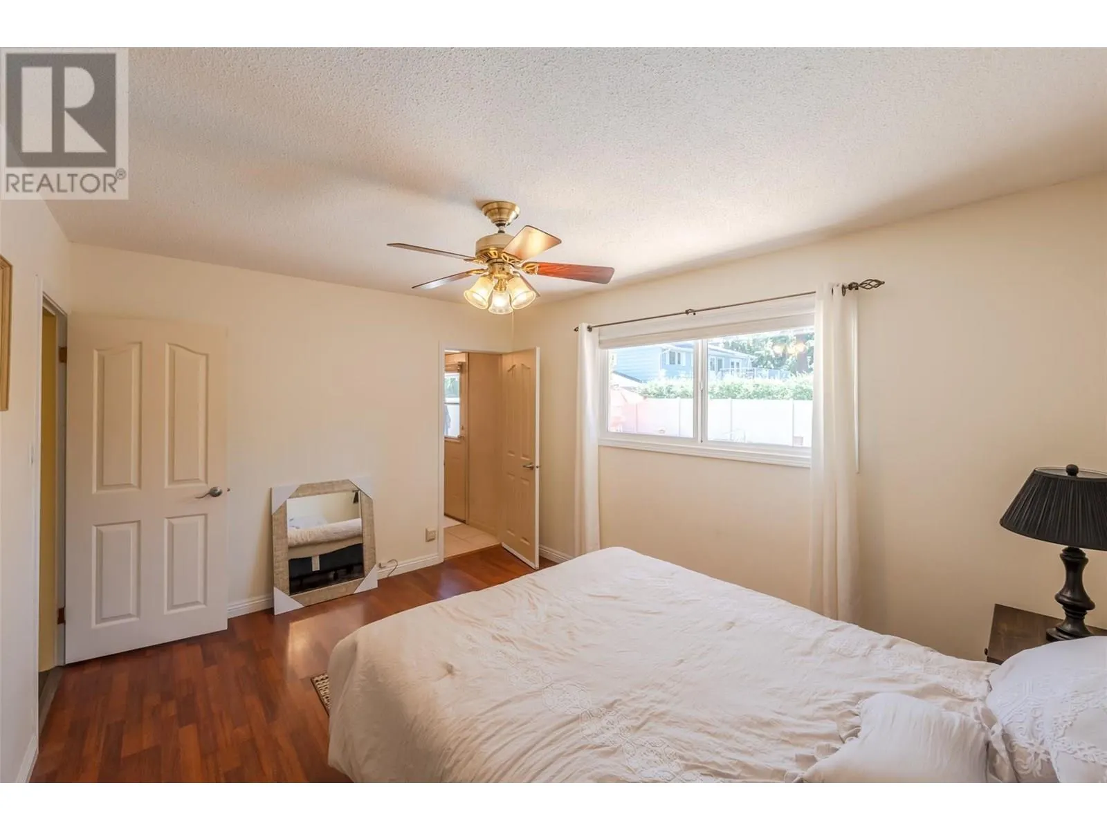 186 Dunant Crescent