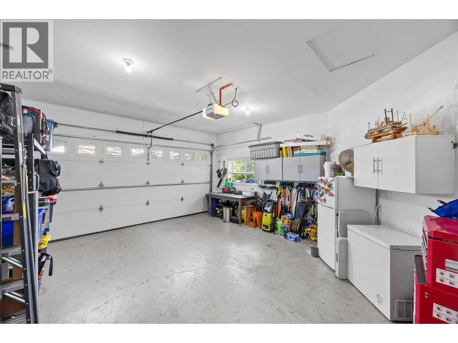 3357 Kingfisher Road