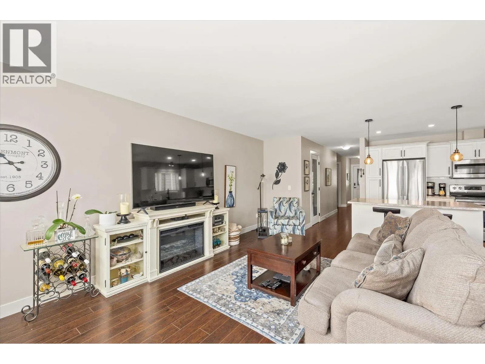 3357 Kingfisher Road