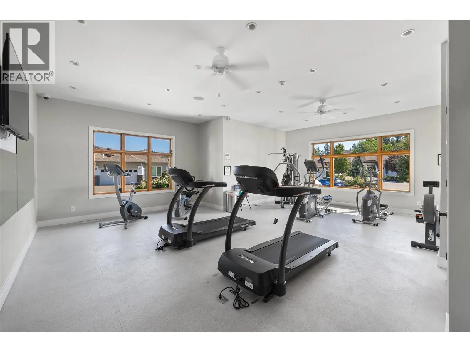 3357 Kingfisher Road
