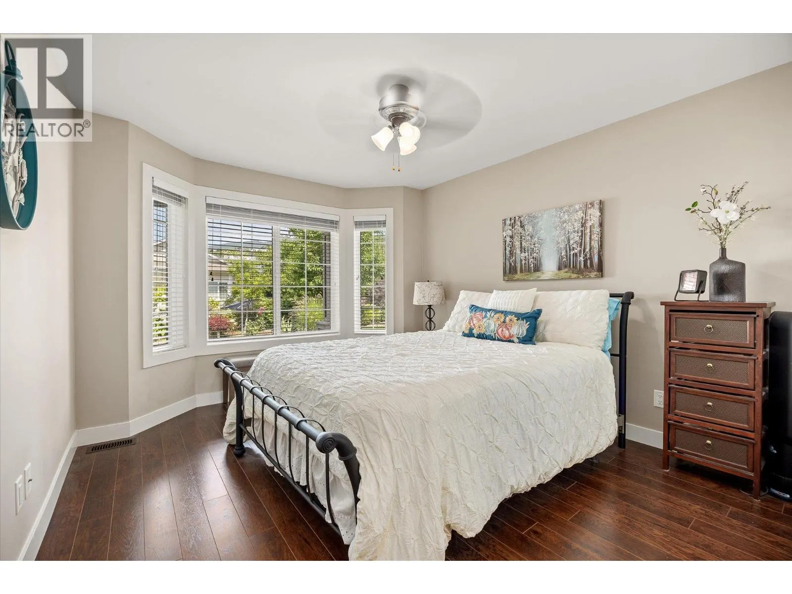 3357 Kingfisher Road