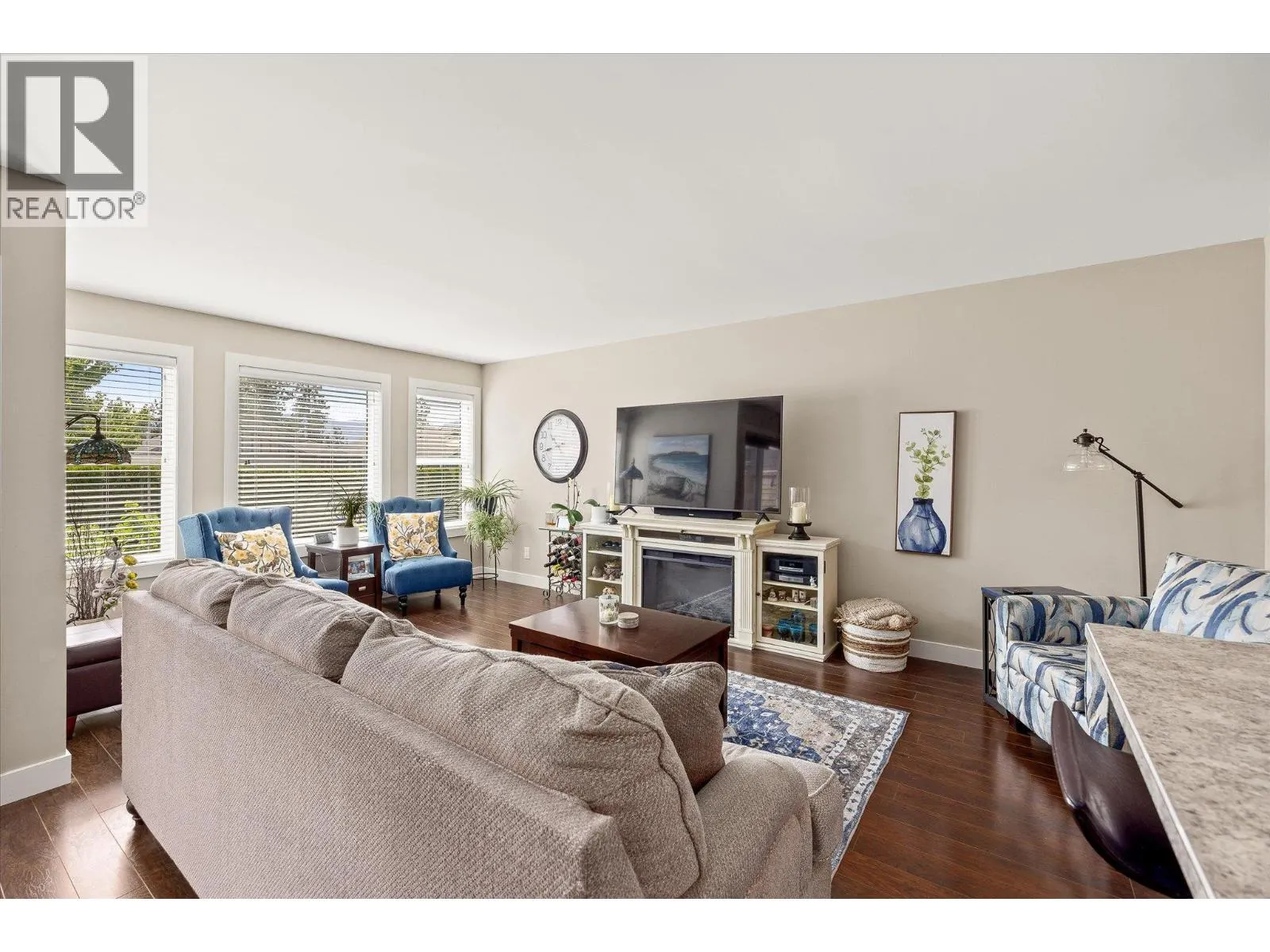 3357 Kingfisher Road