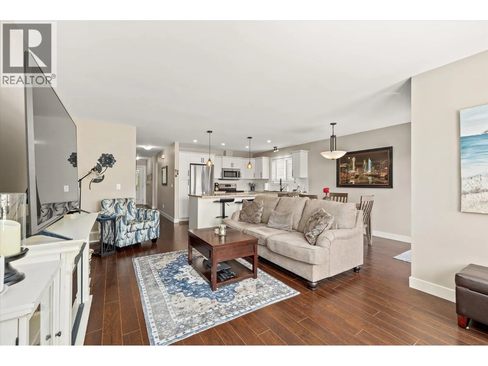 3357 Kingfisher Road