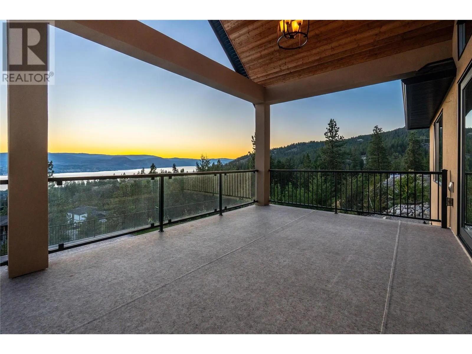 135 Flagstone Rise