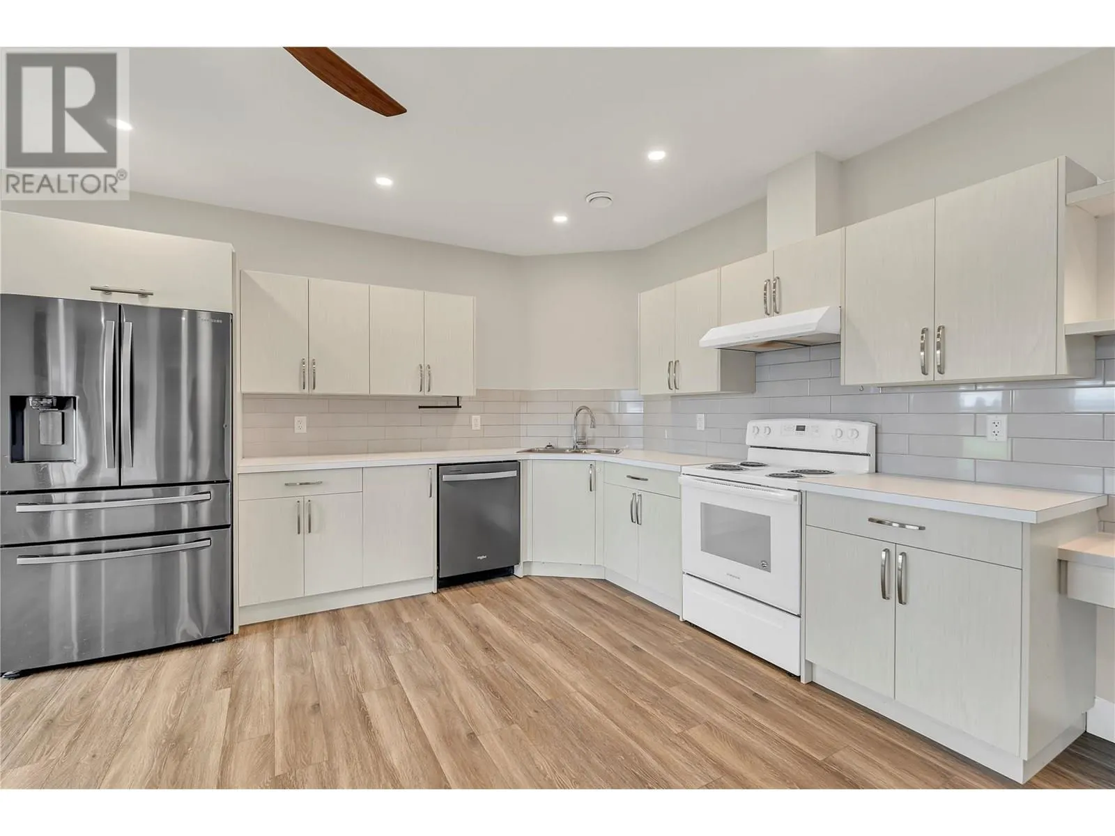 135 Flagstone Rise