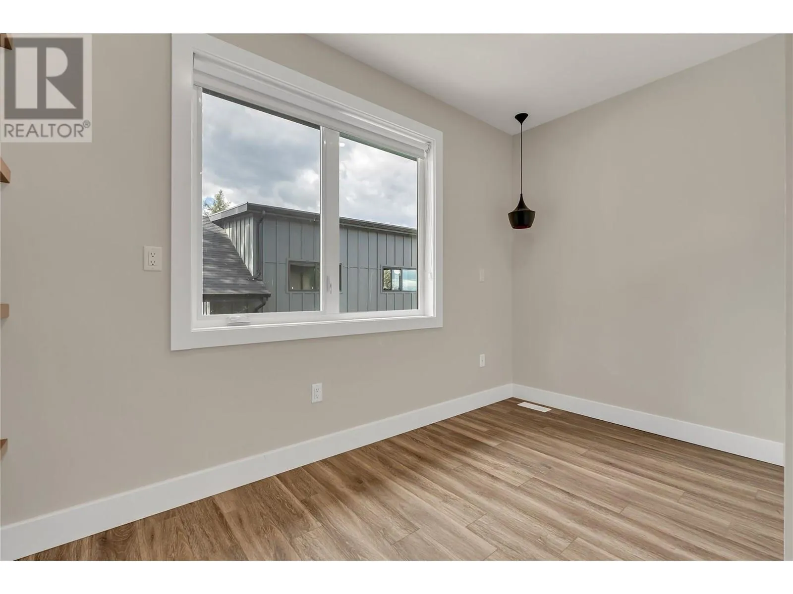 135 Flagstone Rise