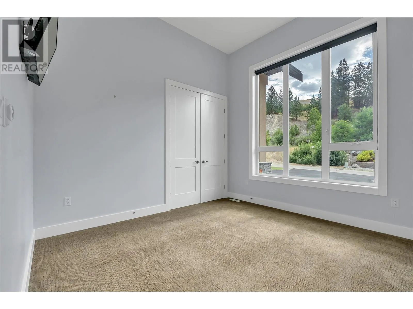 135 Flagstone Rise