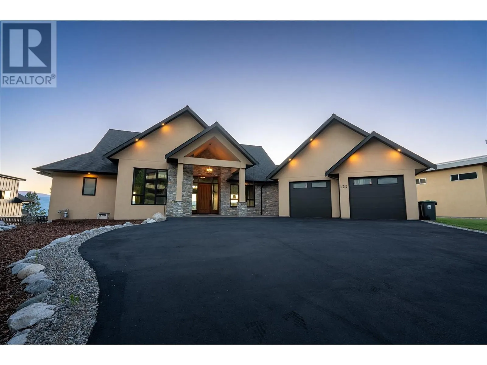 135 Flagstone Rise