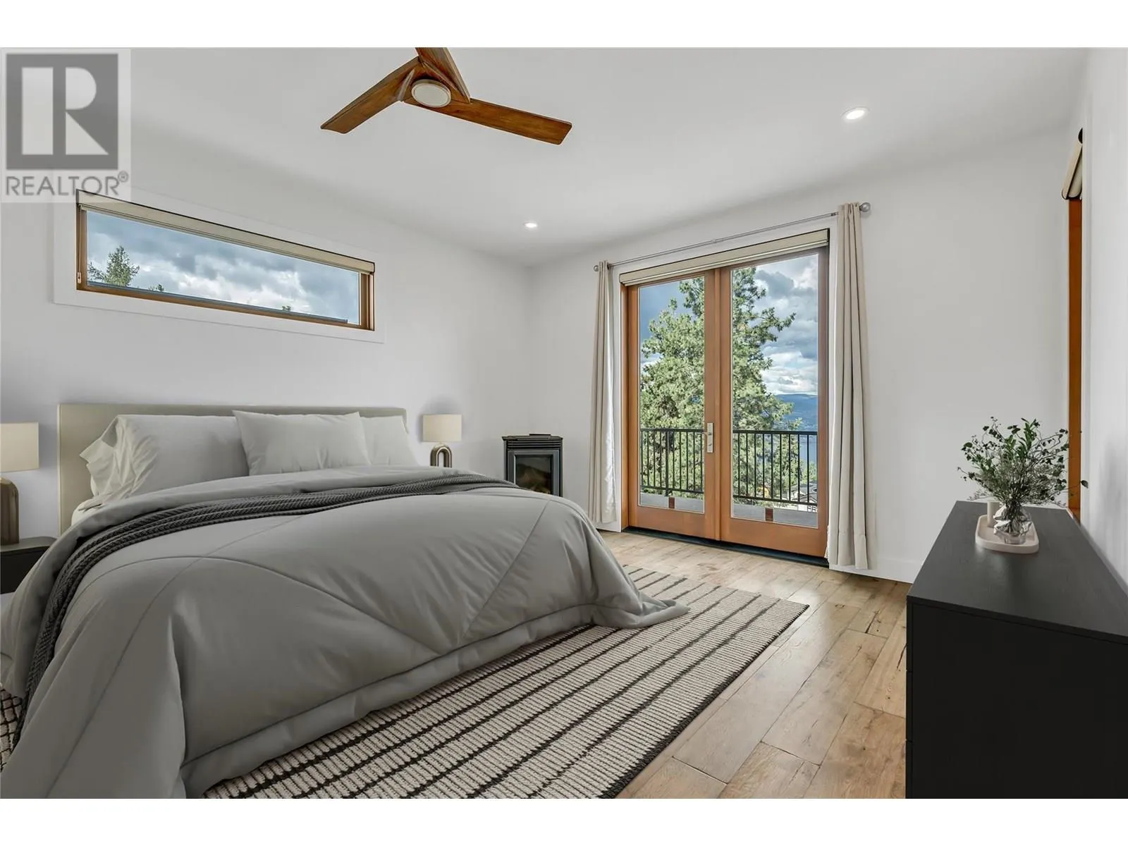 135 Flagstone Rise