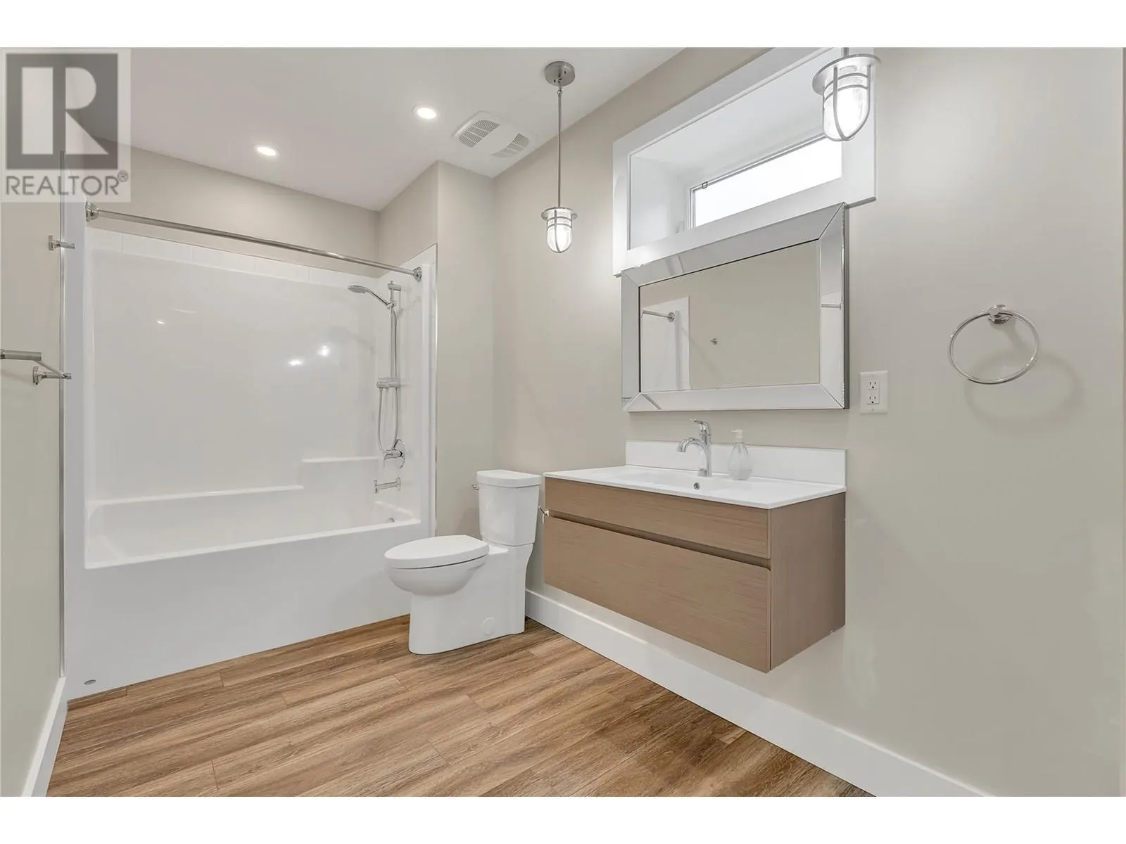 135 Flagstone Rise