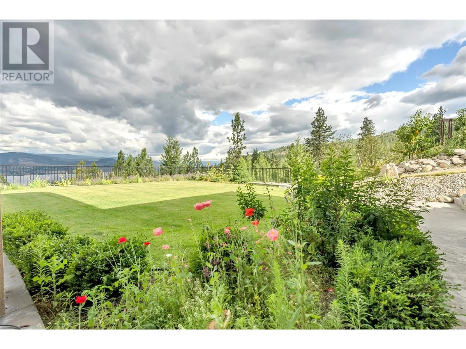 135 Flagstone Rise
