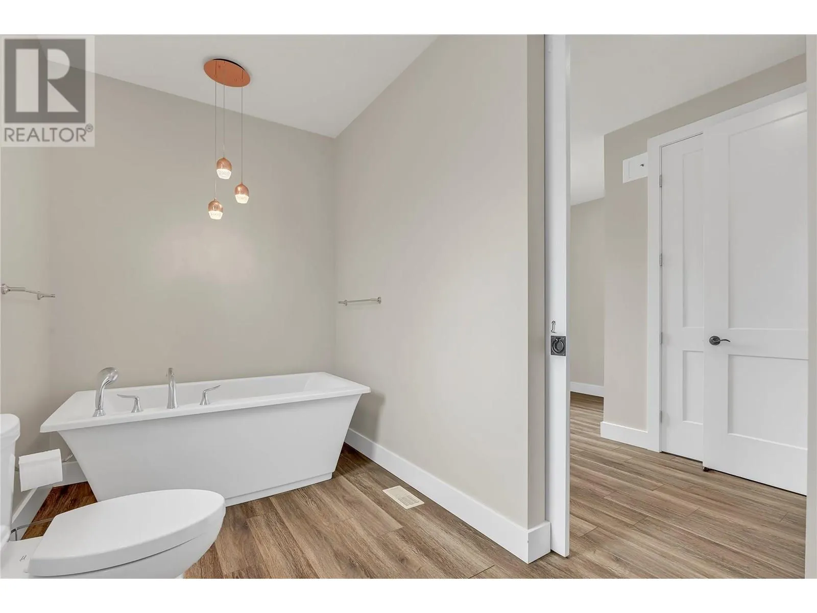135 Flagstone Rise