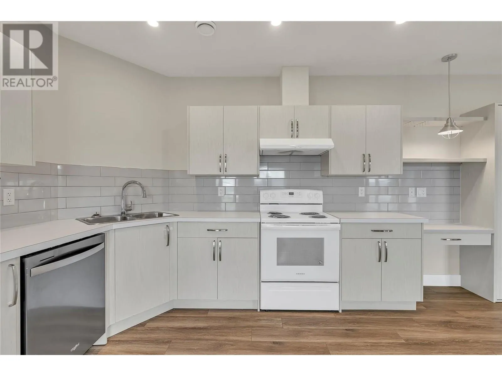 135 Flagstone Rise