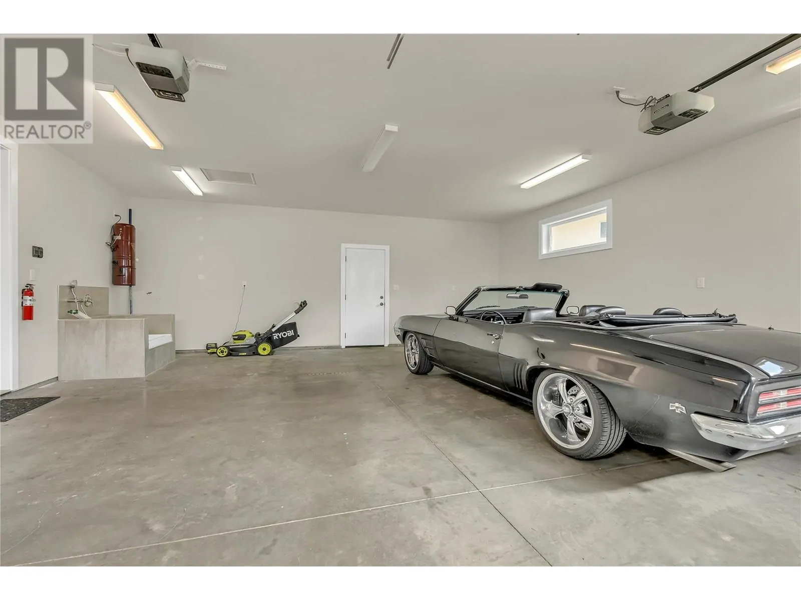 135 Flagstone Rise