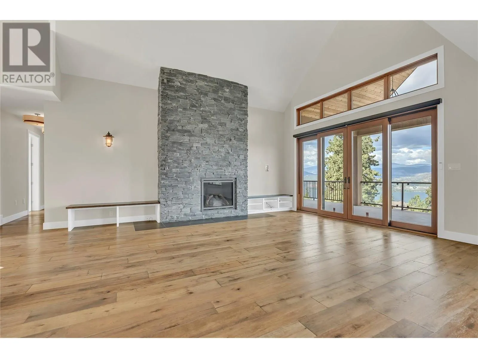 135 Flagstone Rise