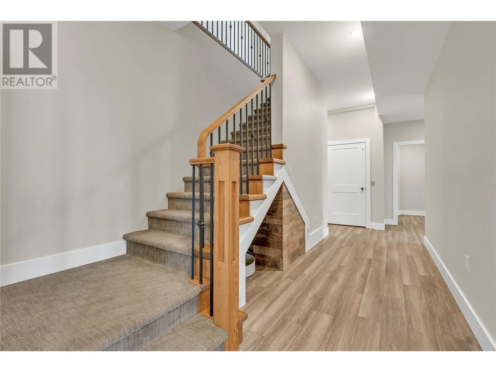 135 Flagstone Rise