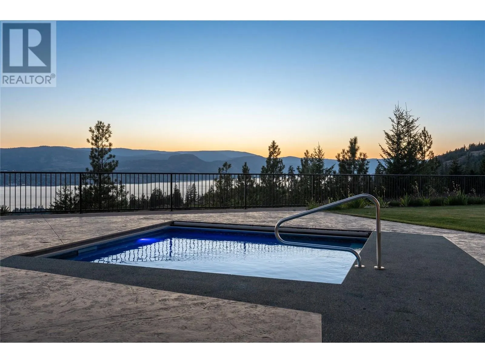 135 Flagstone Rise