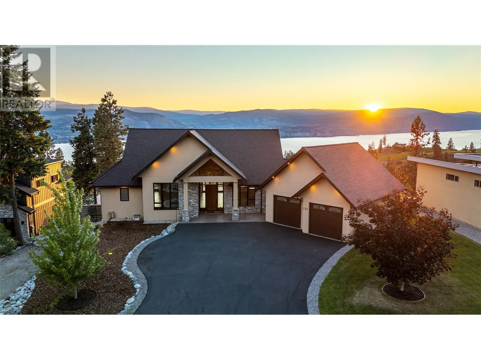 135 Flagstone Rise