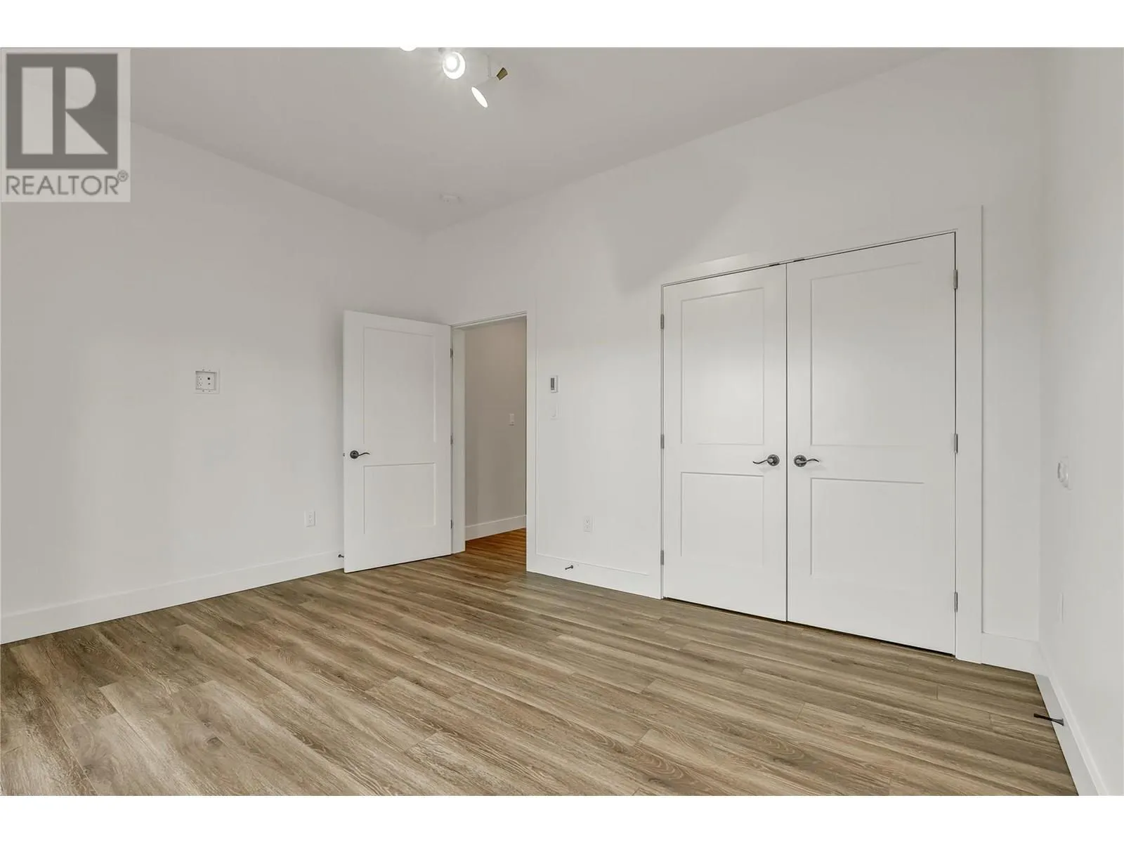 135 Flagstone Rise