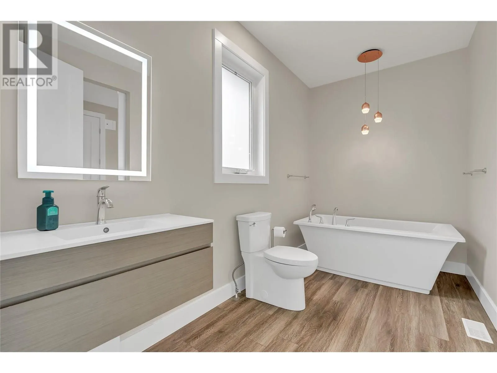 135 Flagstone Rise