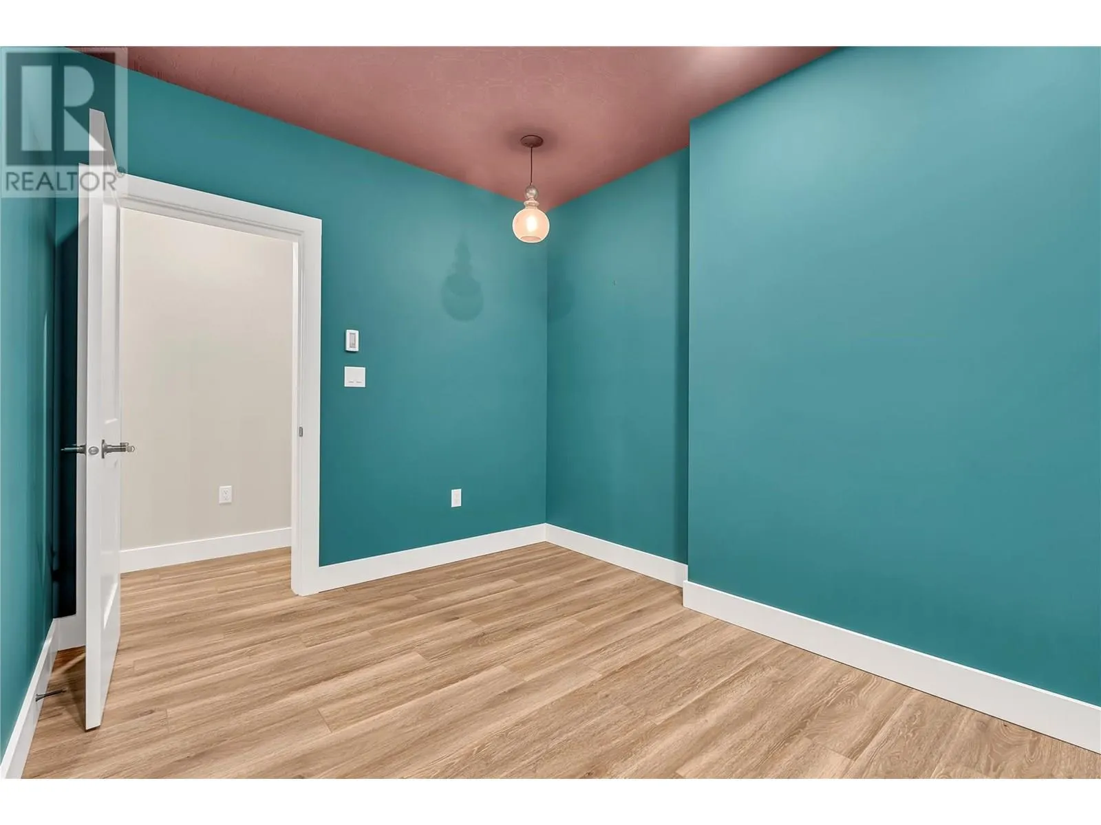 135 Flagstone Rise