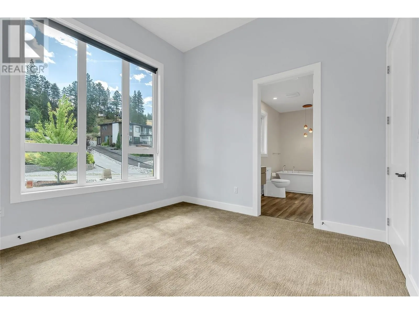 135 Flagstone Rise