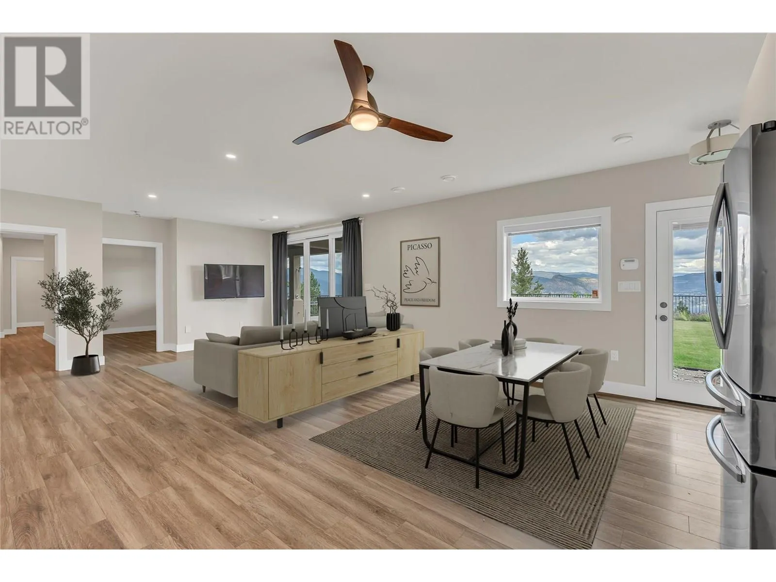 135 Flagstone Rise