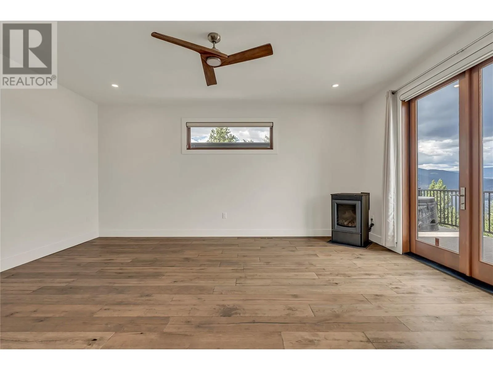 135 Flagstone Rise