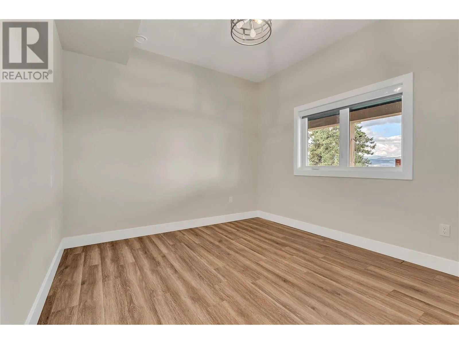 135 Flagstone Rise
