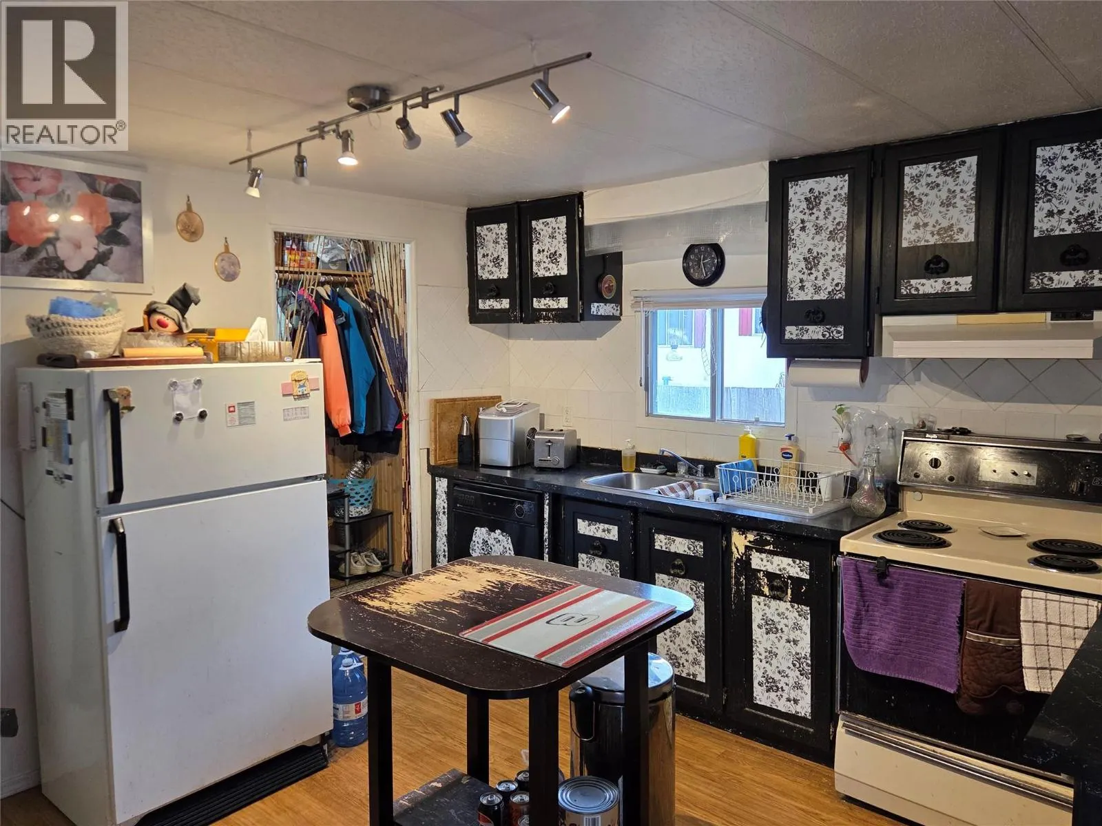 1529 Main Street