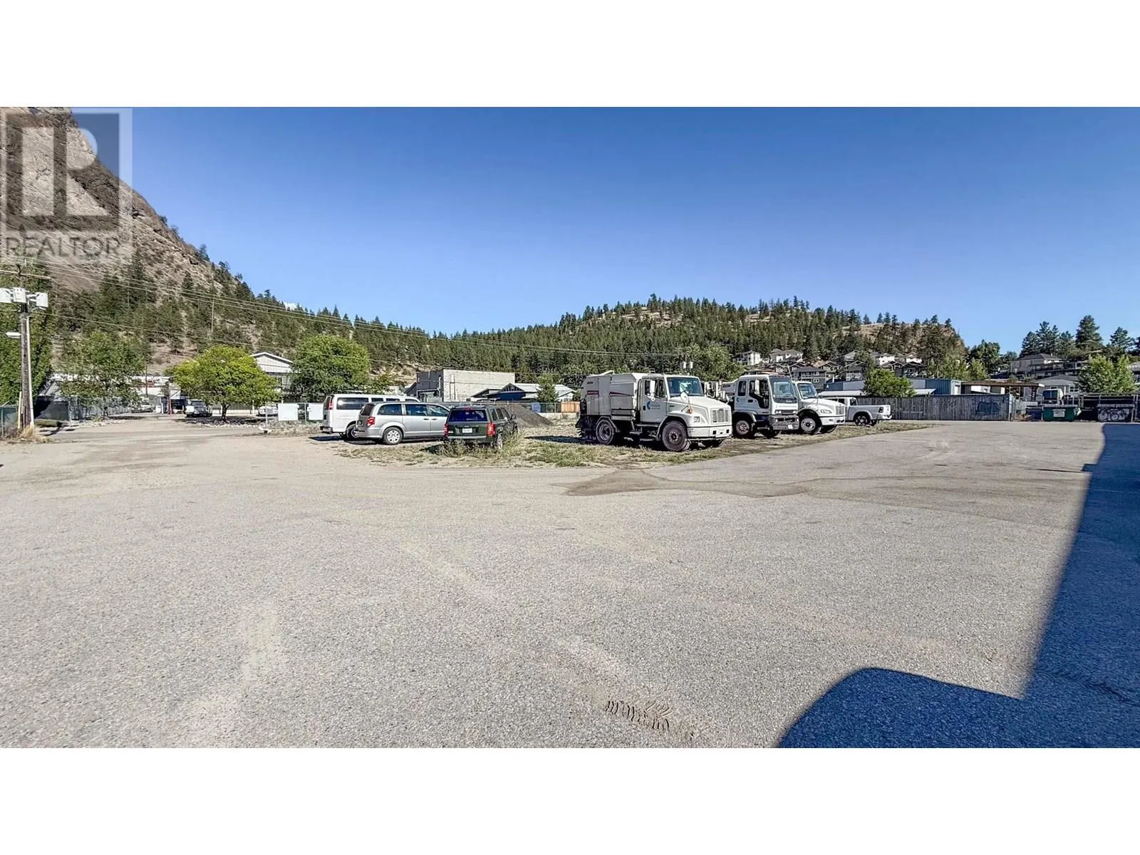 9207 James Avenue Unit# Yard Space