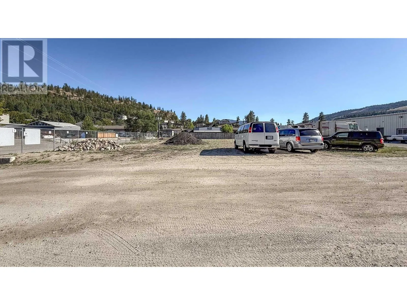 9207 James Avenue Unit# Yard Space