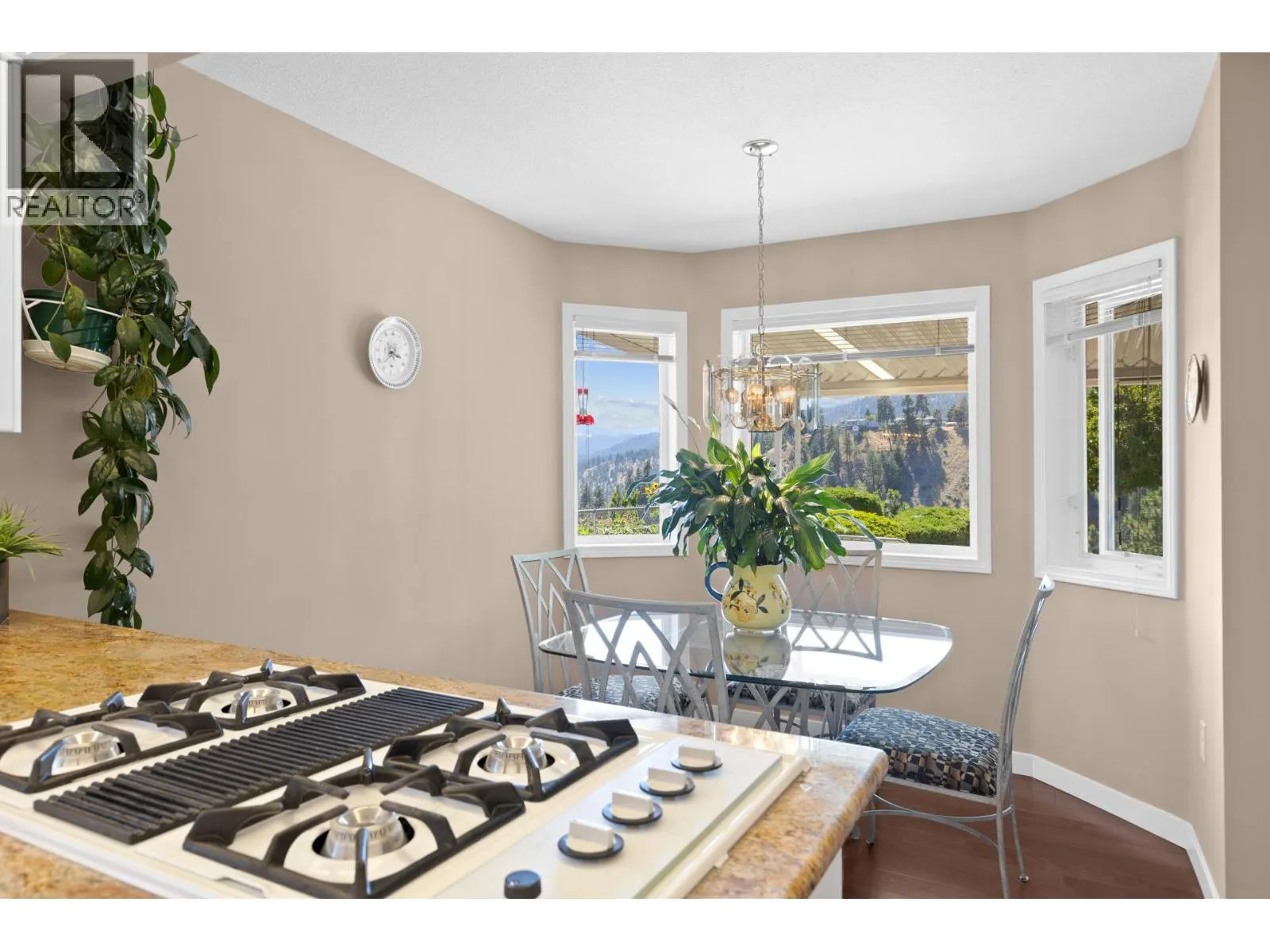 3786 Inglis Place