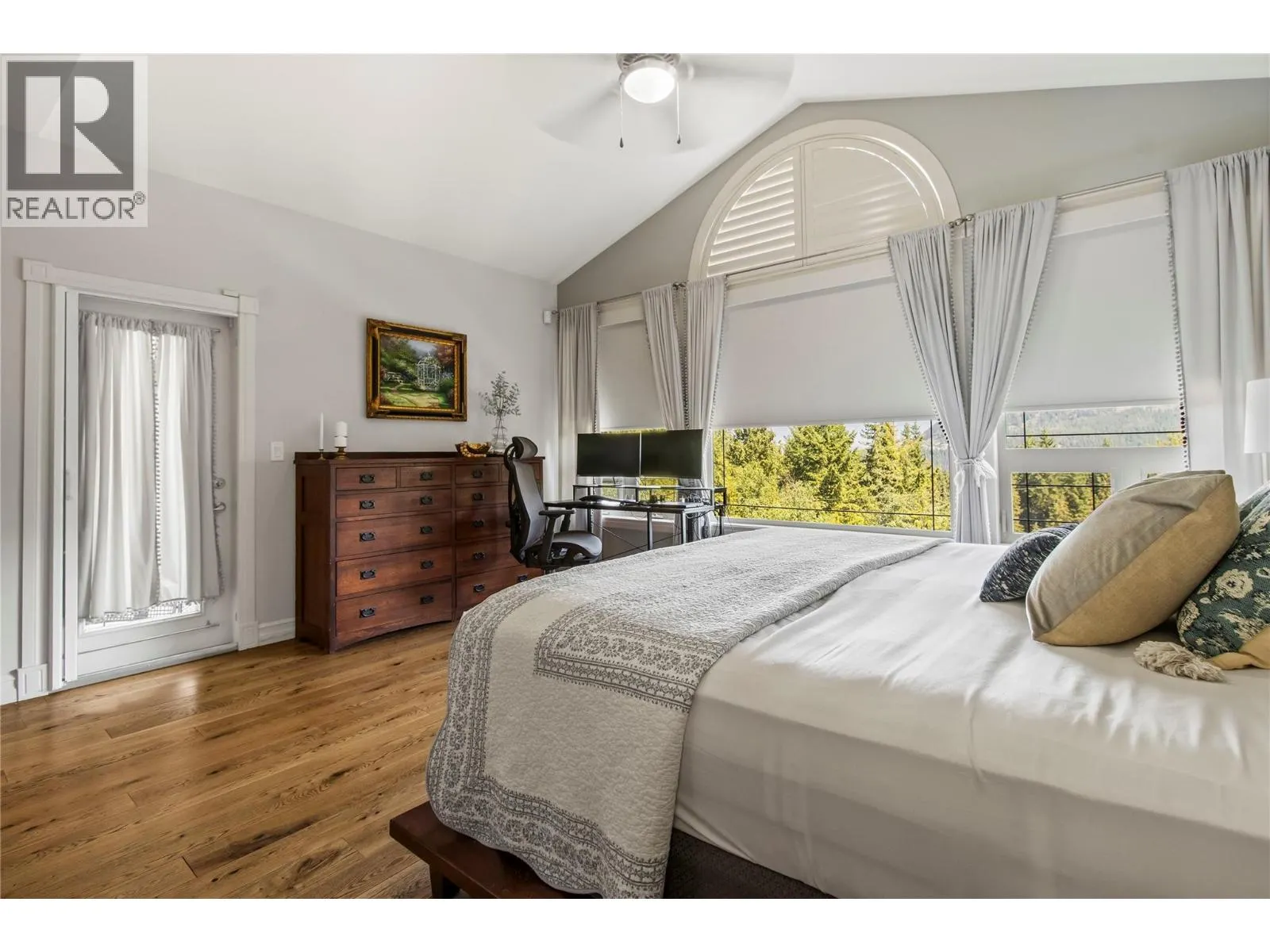 2422 Waverly Drive