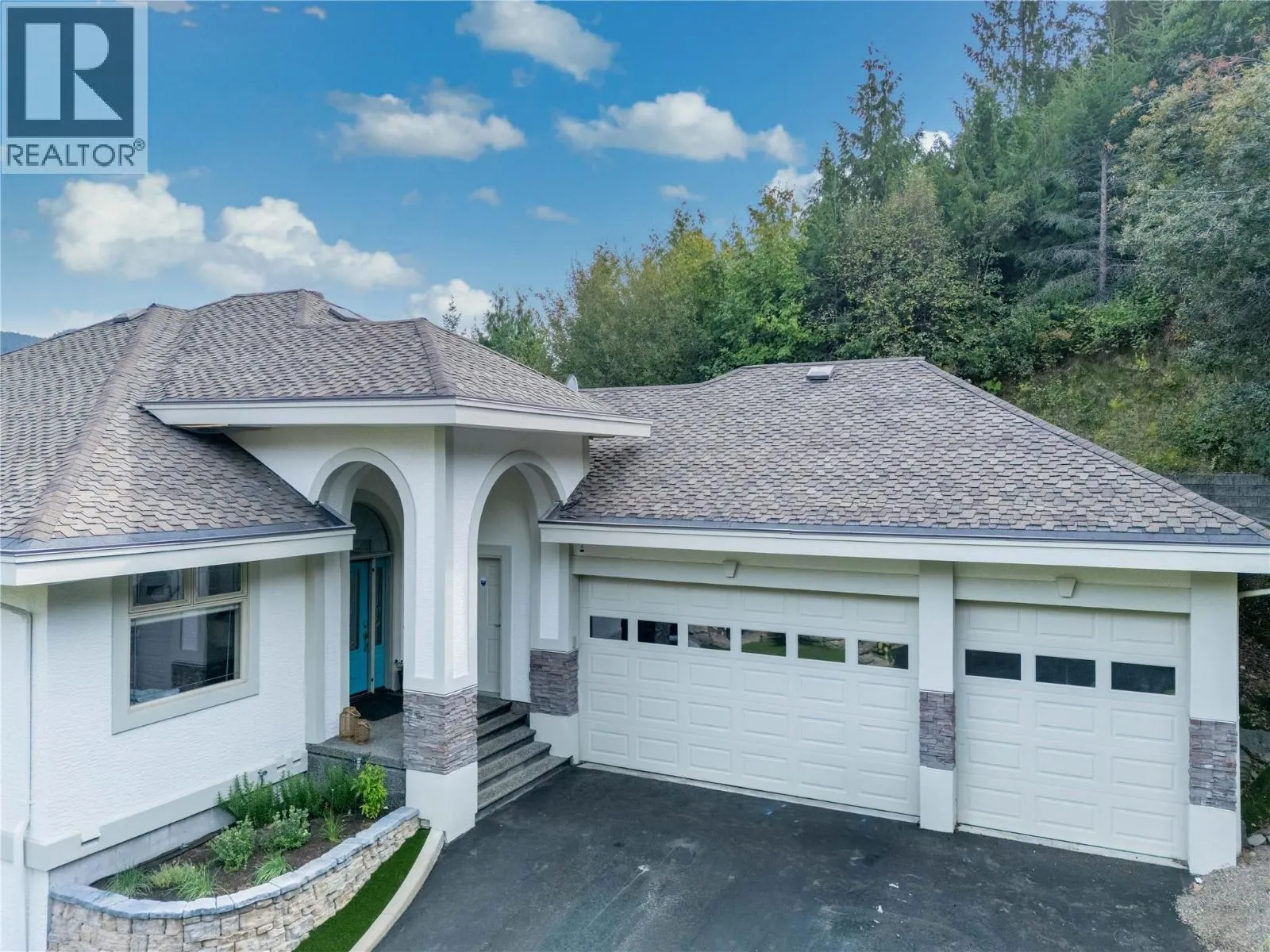 2422 Waverly Drive