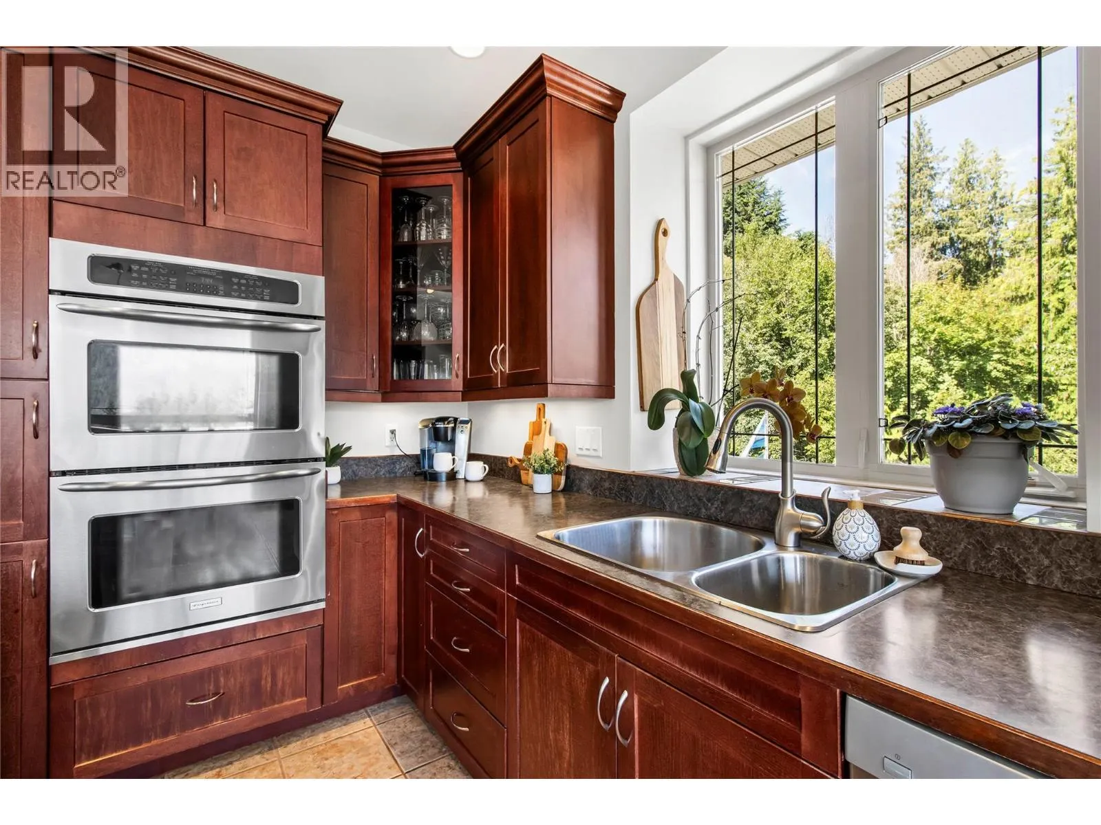 2422 Waverly Drive