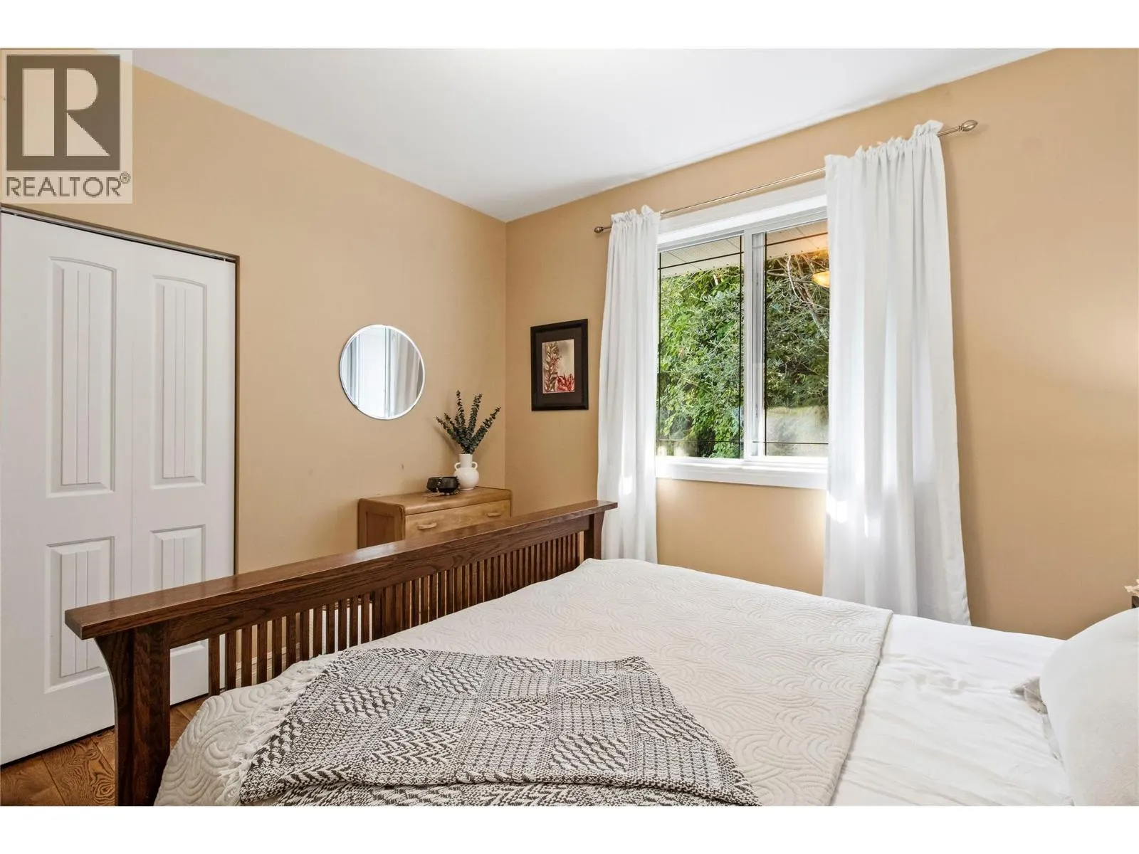 2422 Waverly Drive