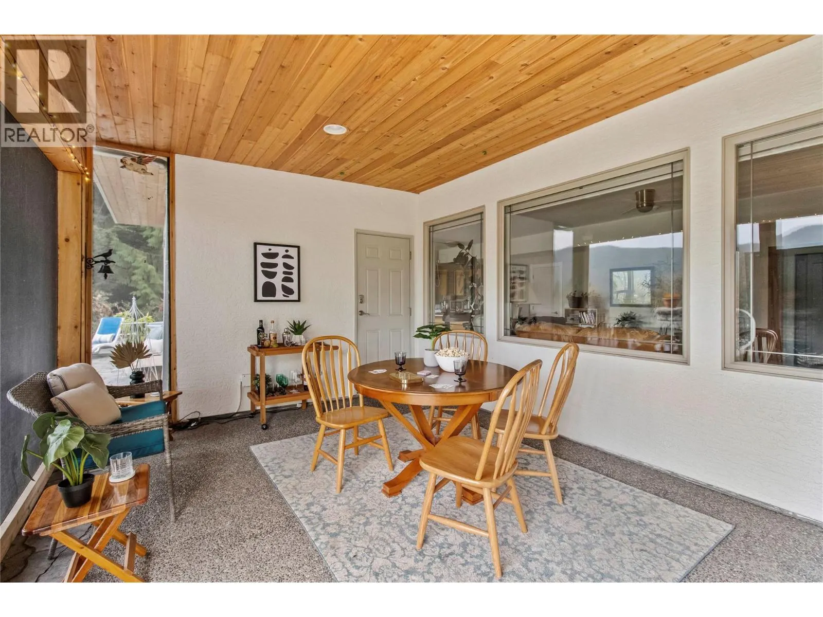 2422 Waverly Drive