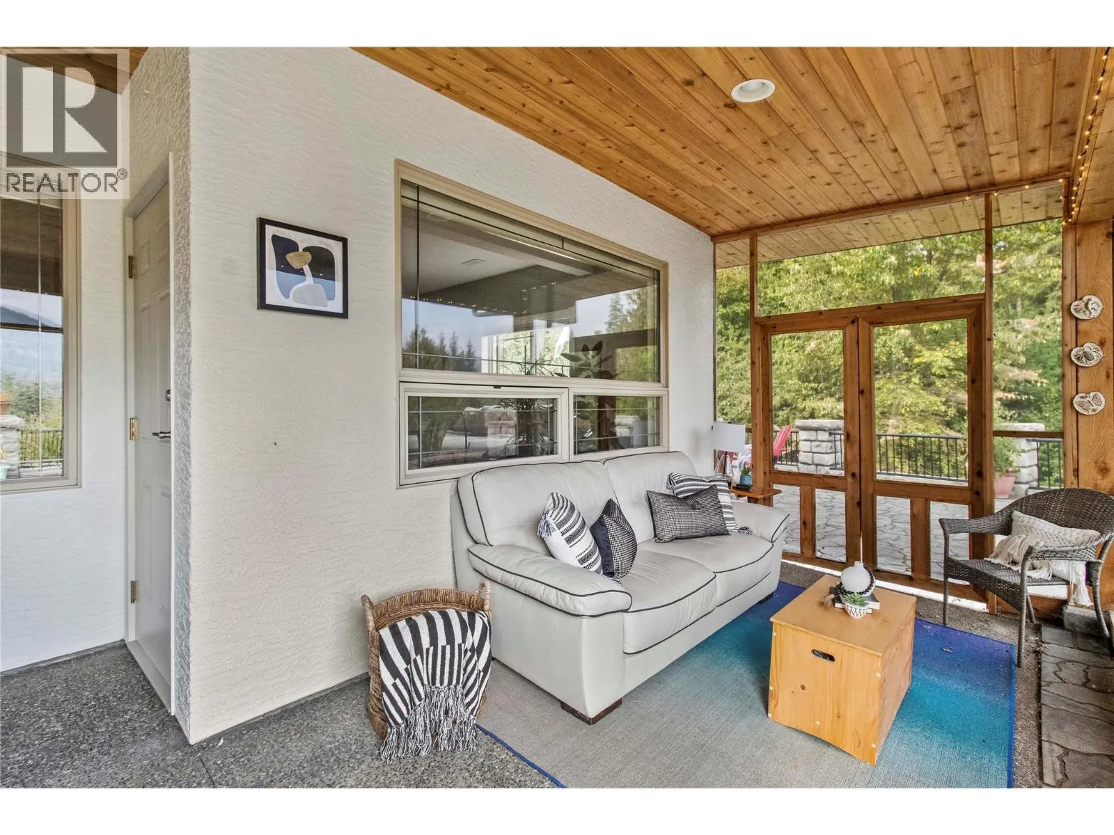 2422 Waverly Drive