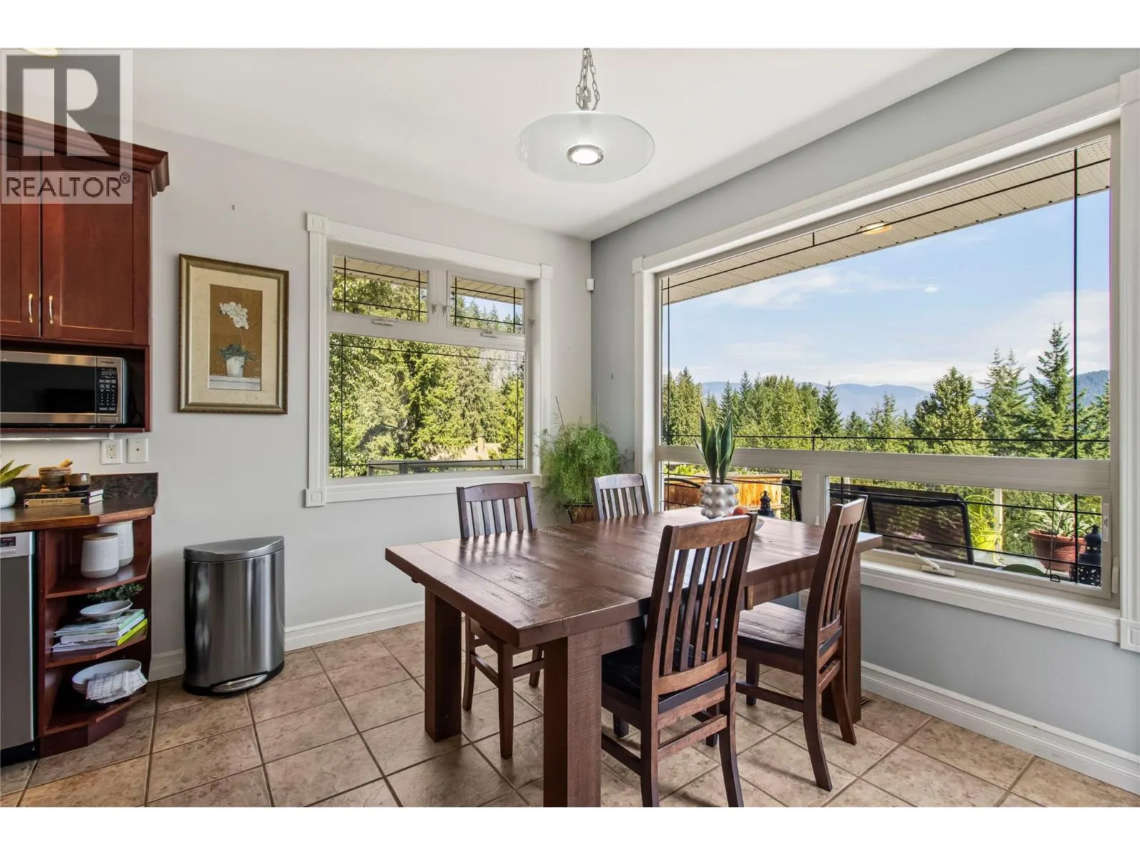 2422 Waverly Drive
